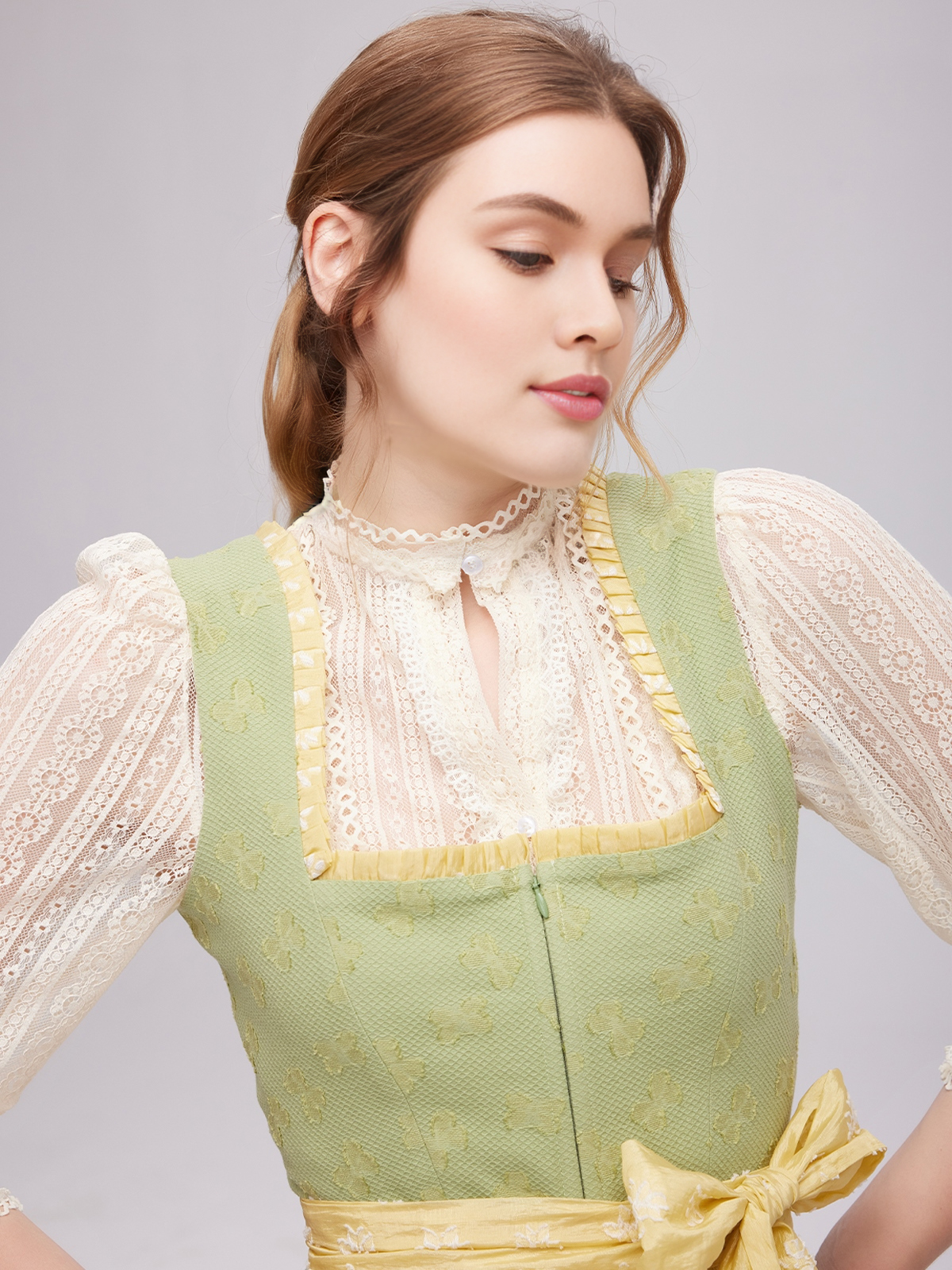 Dirndl in Grün