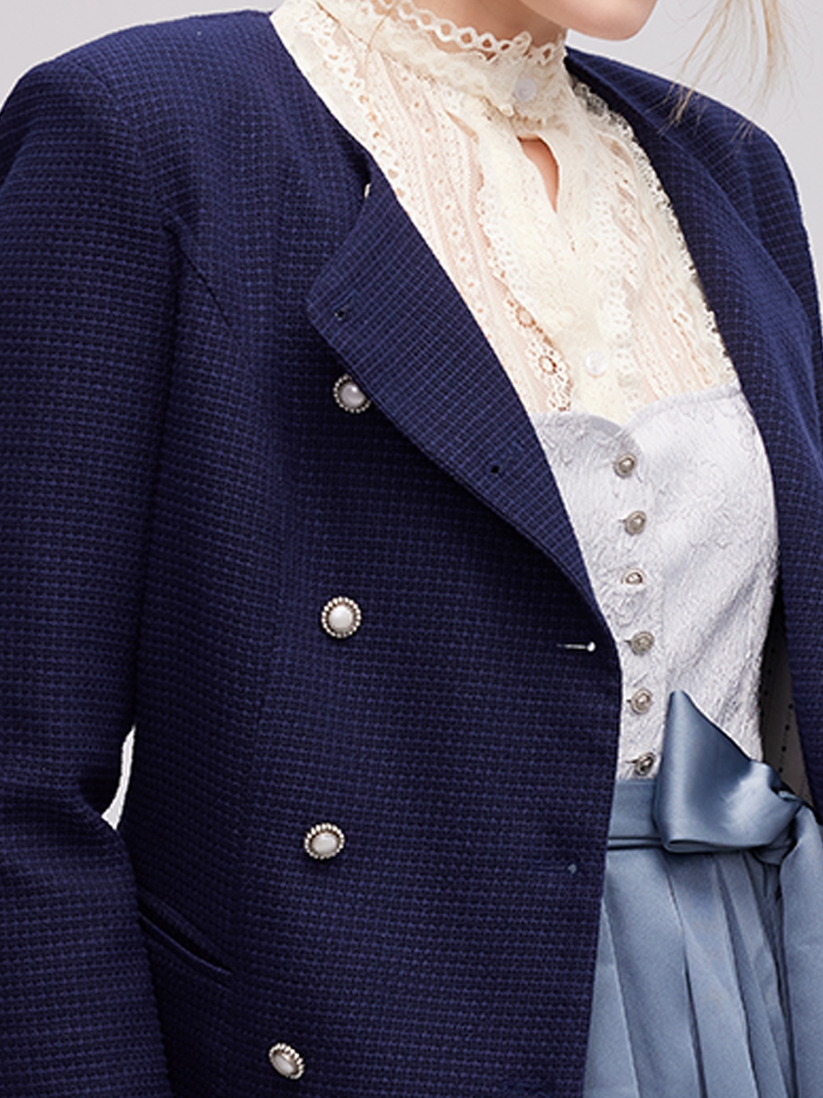 Stilvolles Dirndl in Blau