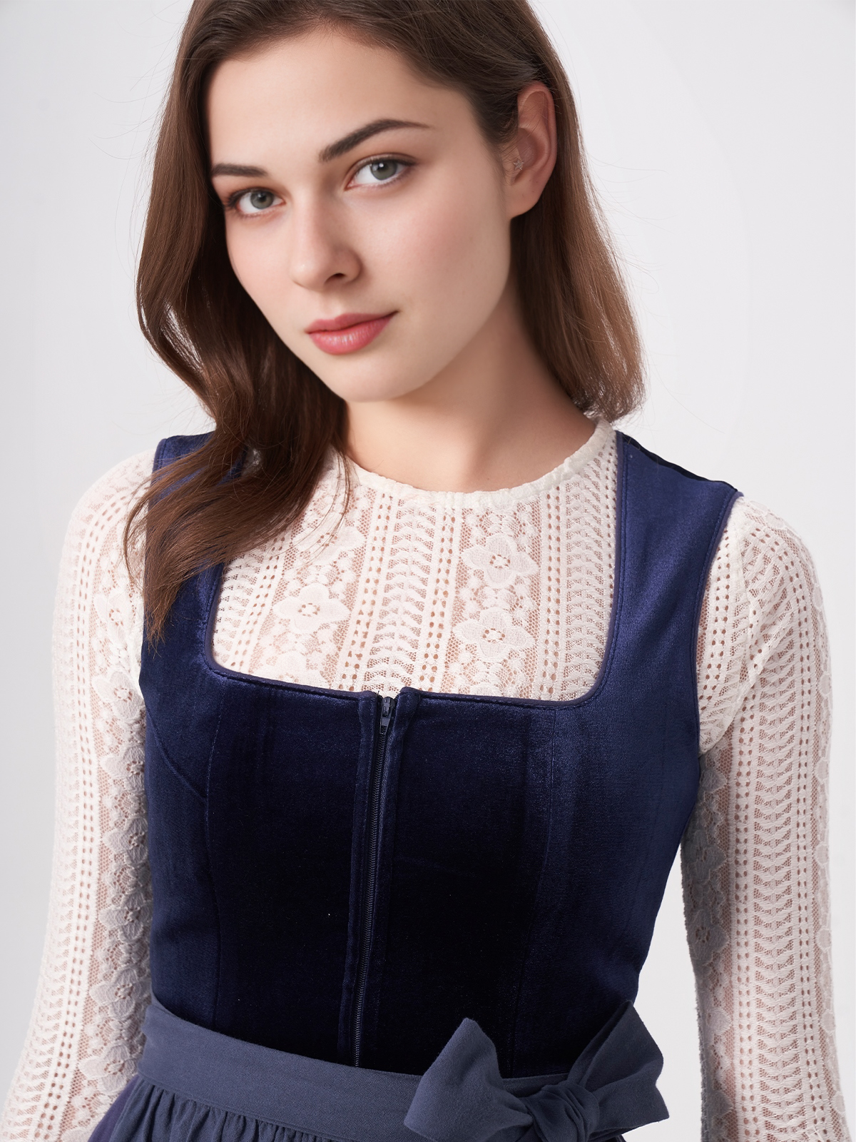 Dirndl mit Reißverschluss vorne in Blau