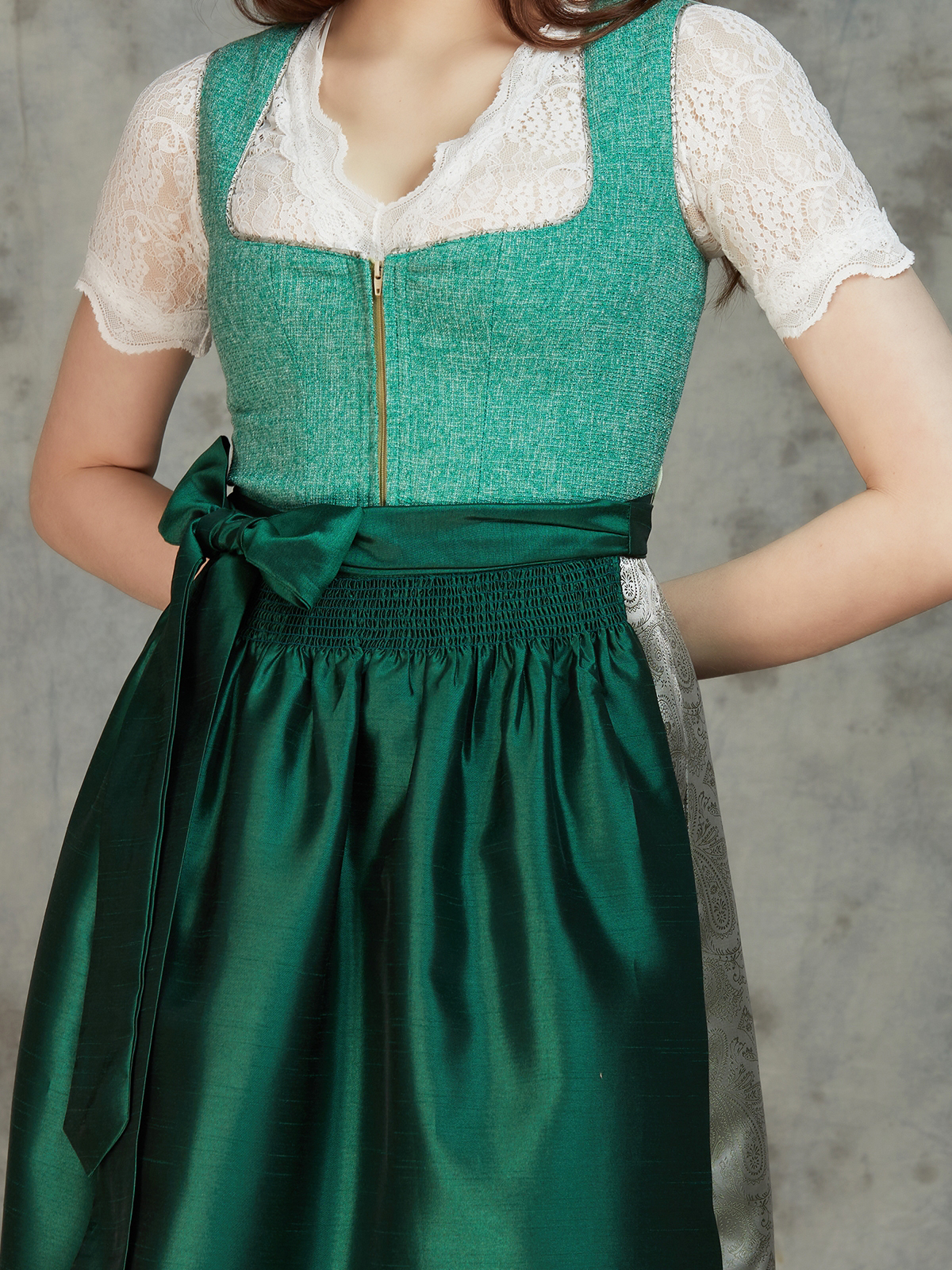 Dirndl in Blau – Tradition mit modernem Schnitt